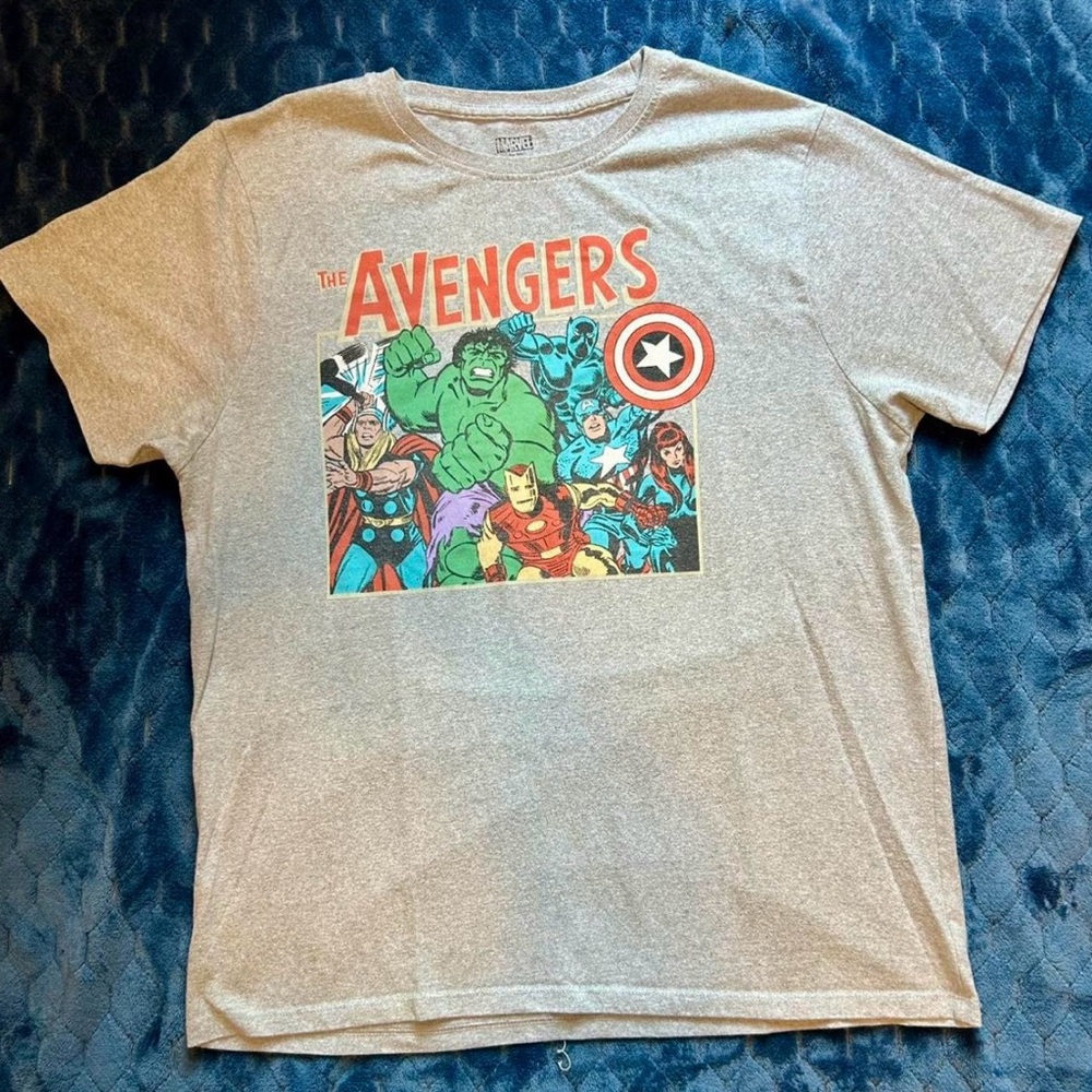 Marvel Avengers mens Gray T-Shirt size large